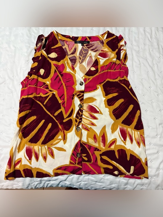 RS By Roselyn Sanchez Tops - Sleeveless Button-Front Tropical Print Blouse - Multicolor